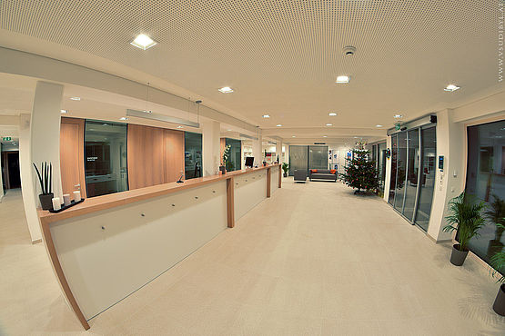 Foto zeigt Eingangsbereich des neuen Gemeindeamtes